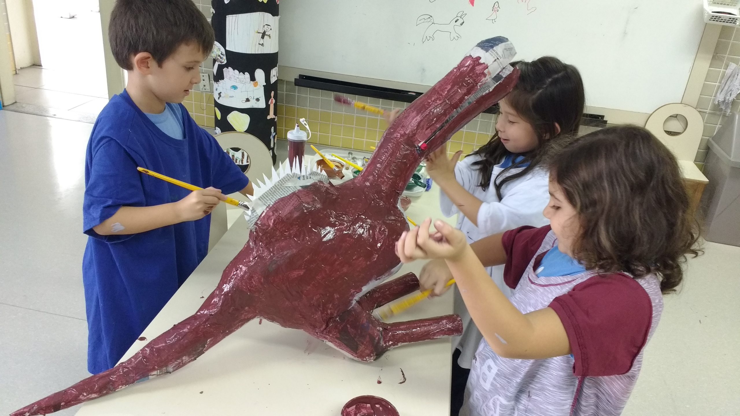 Crianças de Escola Infantil conhecem Era dos Dinossauros - Portal da  Educação