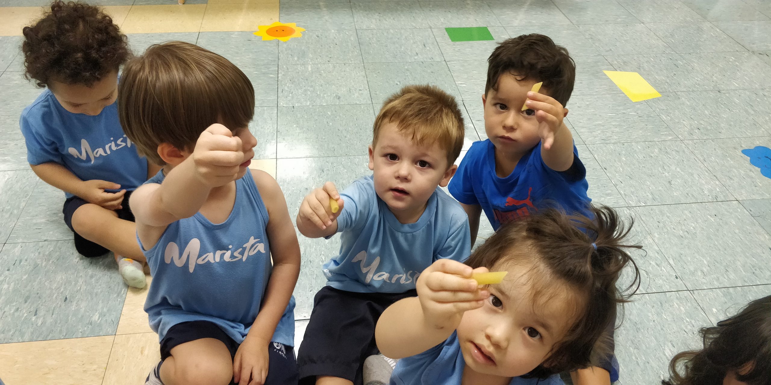 Alunos do Infantil 2 e 3 do Período Integral exploram diferentes habilidades em atividade